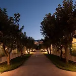 Garden & فندق 5*