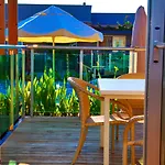فندق Garden &