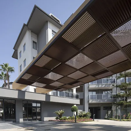 Garden & 酒店 阿拉尼亚