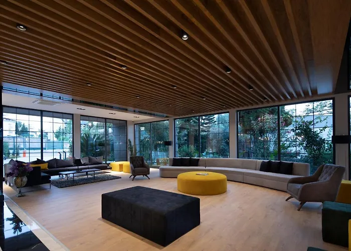 Garden & 5* 阿拉尼亚