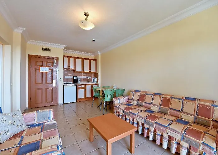 Garden & 酒店 阿拉尼亚