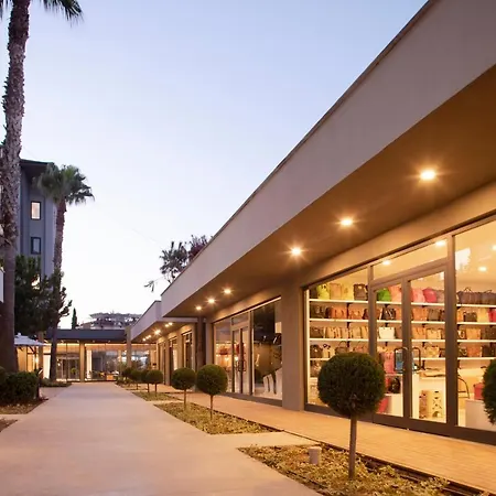 Hotelli Garden & 5*