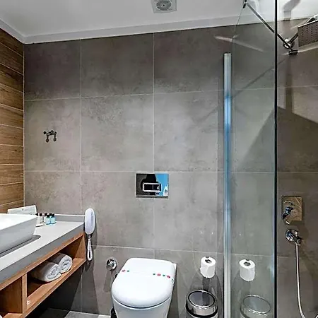 Otel Garden & 5*